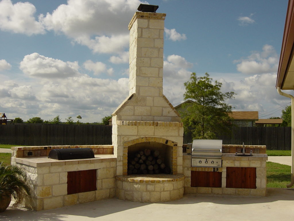 outdoor kitchens -Round-Rock