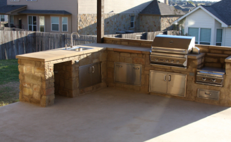 OUTDOOR KITCHENS